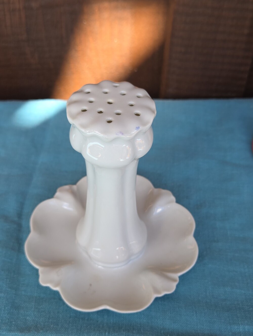 Vintage Porcelain Hat Pin & Ring Holder - Picture 5 of 5